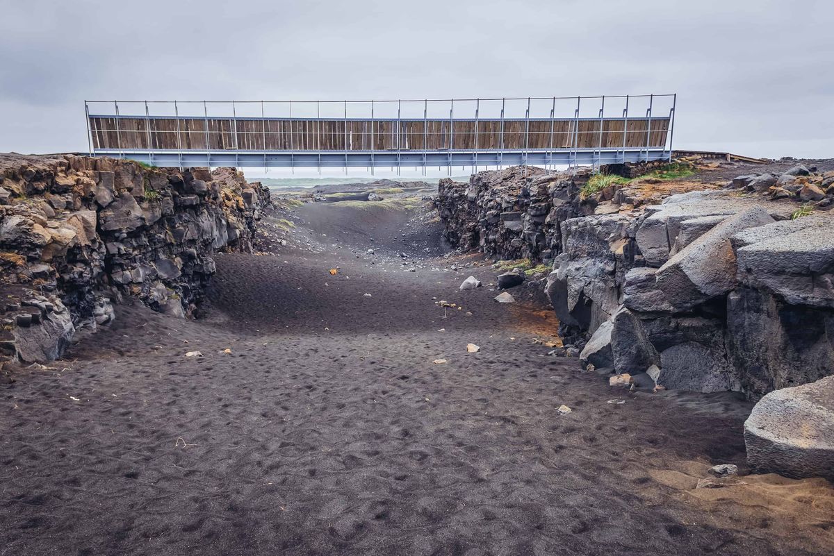 Bridge between continents, Iceland